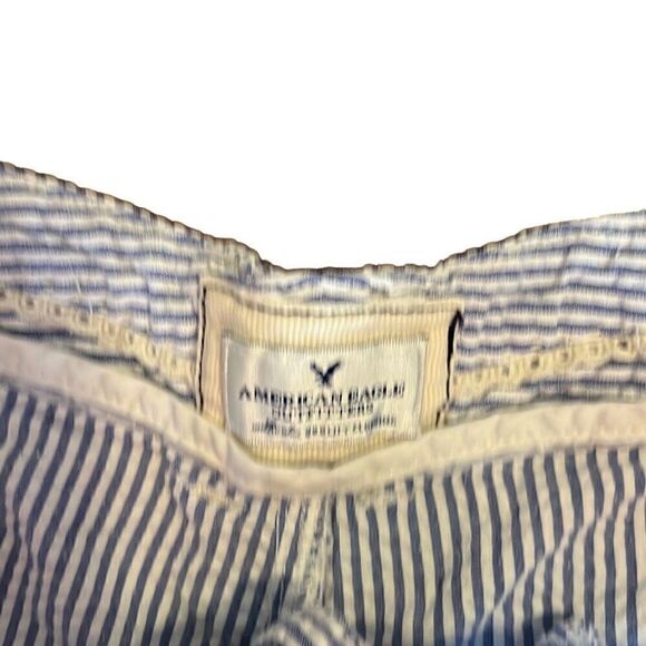 American eagle seer sucker short shorts. Size 12. - Picture 4 of 4